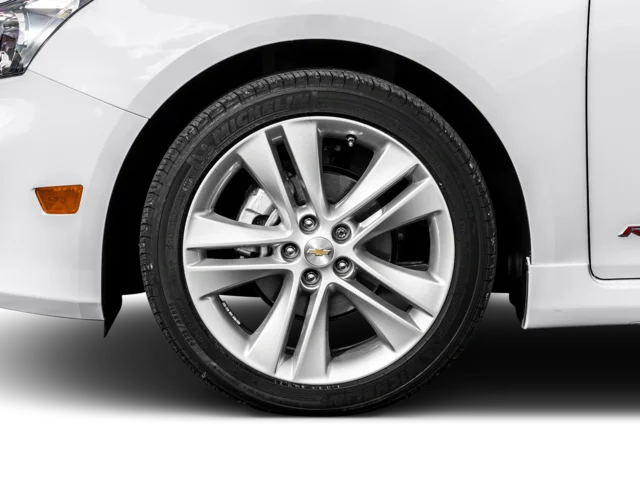 Used 2016 Silver Chevrolet 1LT image 16