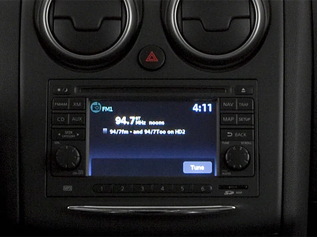 Used 2014 White Nissan S image 7