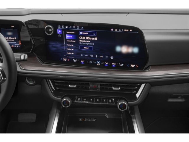Used 2025 Iridescent Pearl Tricoat Chevrolet Z71 image 9