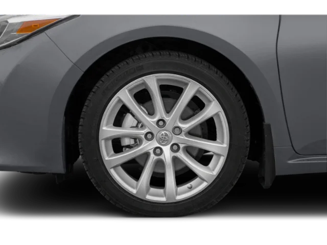 Used 2015 Silver Toyota Limited image 9