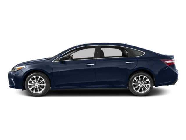 Used 2016 Silver Toyota XLE image 3