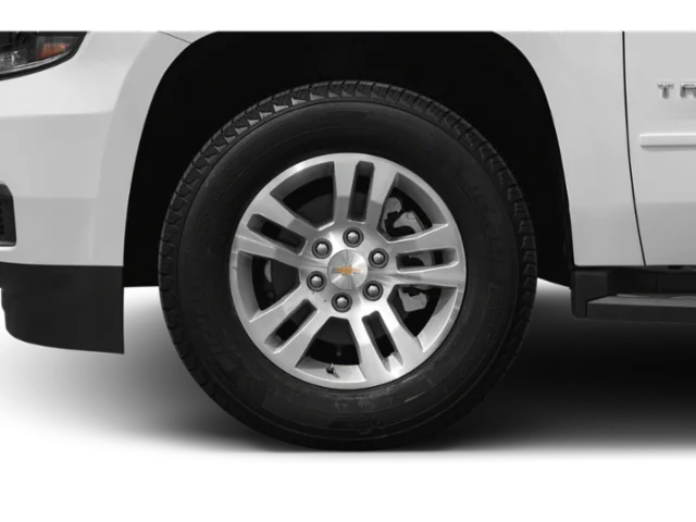 Used 2020 Silver Ice Metallic Chevrolet LT image 8