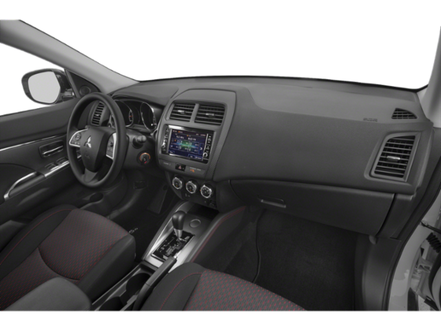 Used 2018 White Mitsubishi SE image 13