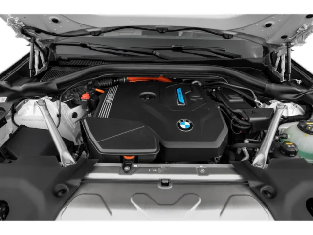 Used 2021 White BMW xDrive30e image 19