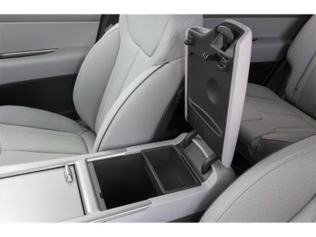 Used 2023 White Hyundai SEL image 18