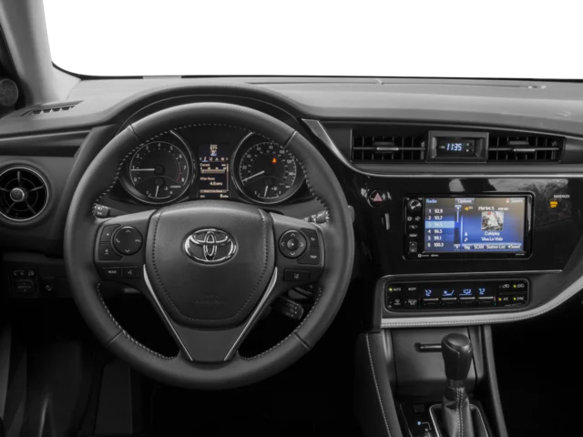 Used 2017 White Toyota  image 4