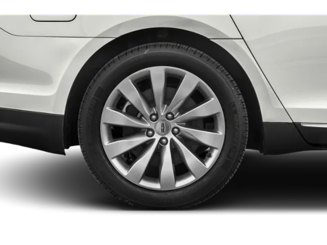 Used 2015  Lincoln base image 12