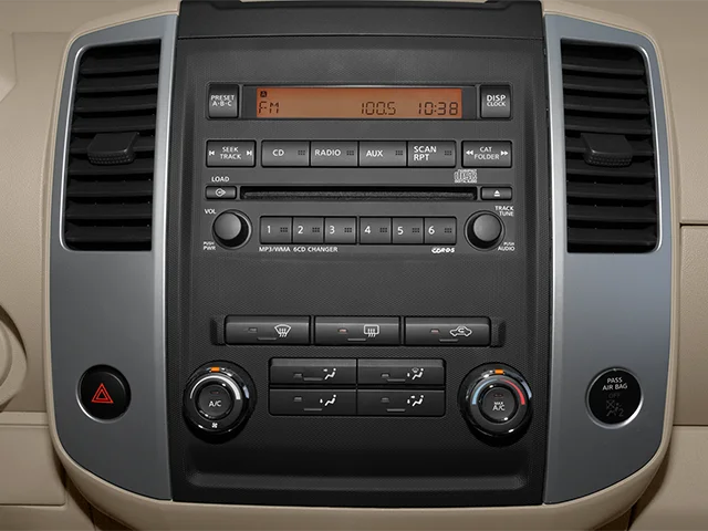 Used 2013 White Nissan S image 7