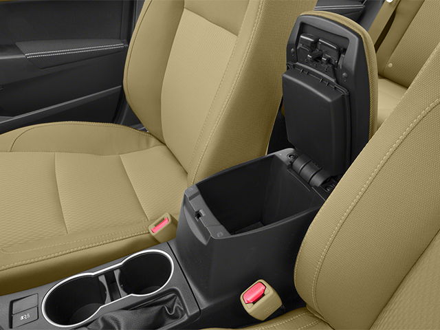 Used 2014 White Toyota L image 18