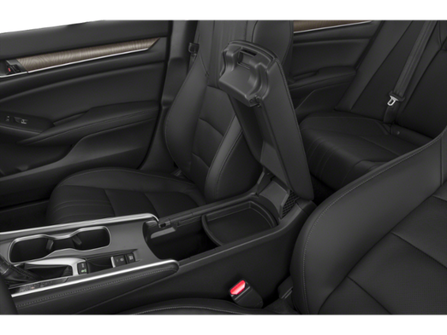 Certified Used 2018 Champagne Frost Pearl Honda Touring image 13