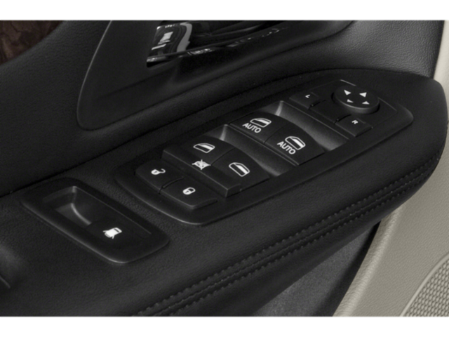 Used 2015 Silver Dodge SXT image 15
