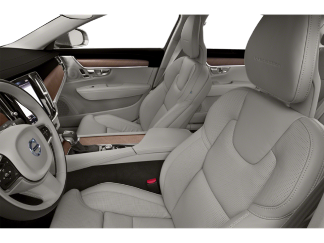 Used 2018 Silver Volvo T5 Momentum image 9