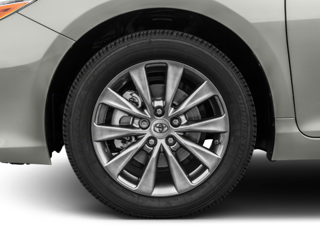 Used 2017 White Toyota XLE image 10
