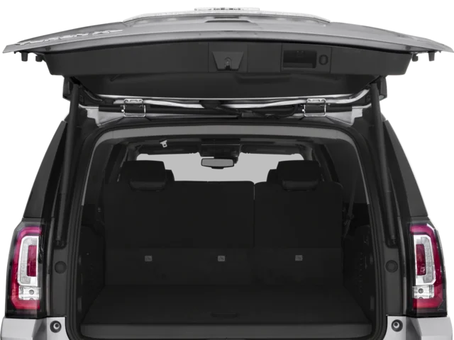 Used 2018 Silver GMC Denali image 17