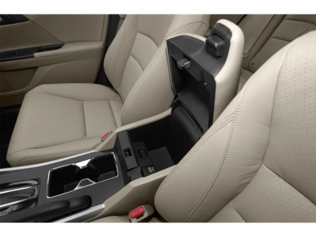 Used 2013 Black Honda Touring image 17