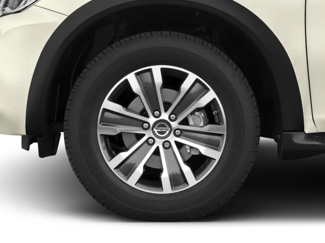 Used 2017 WHITE Nissan  image 8