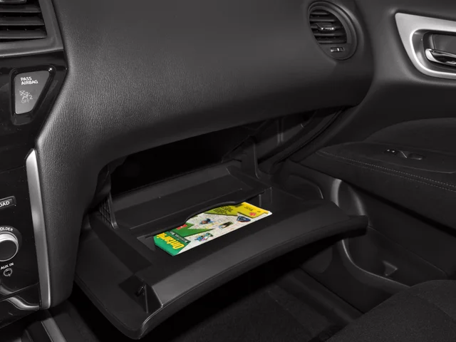Used 2016 Black Nissan S image 15