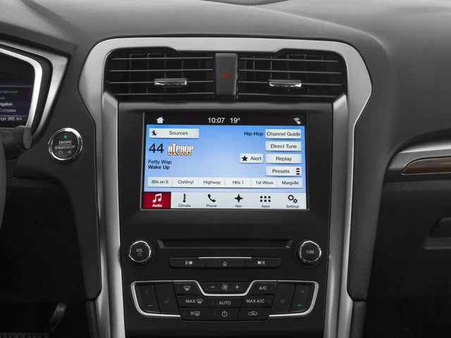 Used 2017 Silver Ford SE Luxury image 7
