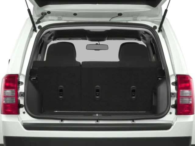 Used 2016 White Jeep Sport image 10