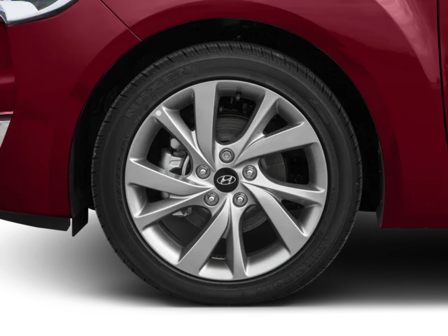 Used 2016 Orange Hyundai Base image 8