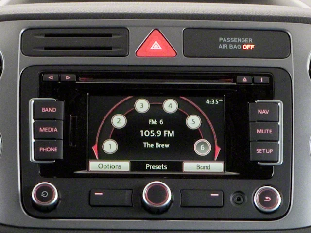 Used 2010 Black Volkswagen S image 18