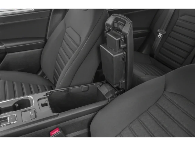 Used 2020 Silver Ford SE image 17