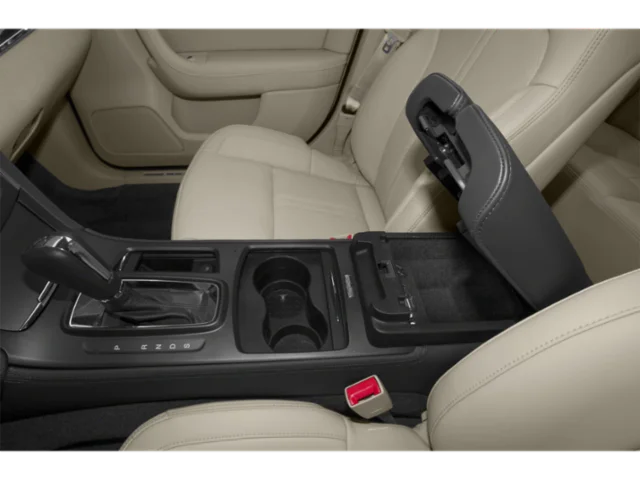 Used 2015  Lincoln base image 17
