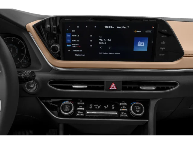 Used 2023 Black Hyundai Limited image 10