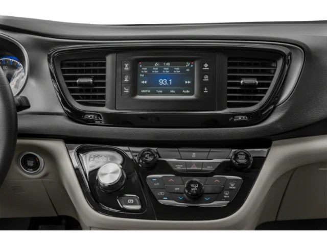 Used 2019 Billet Silver Metallic Chrysler L image 7