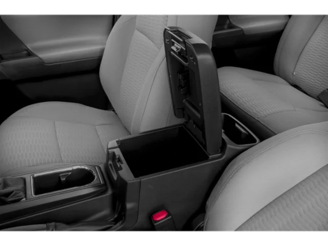 Used 2019 White Toyota SR5 image 11