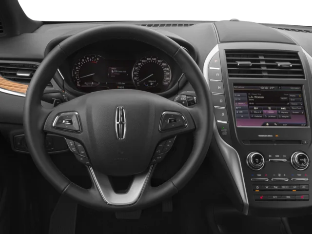 Used 2017 Black Lincoln Select image 4