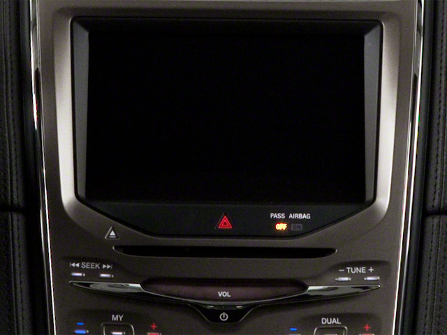 Used 2013 White Lincoln Base image 9