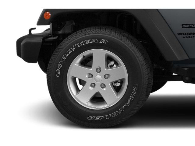 Used 2015 Bright White Clearcoat Jeep Unlimited Sport image 10