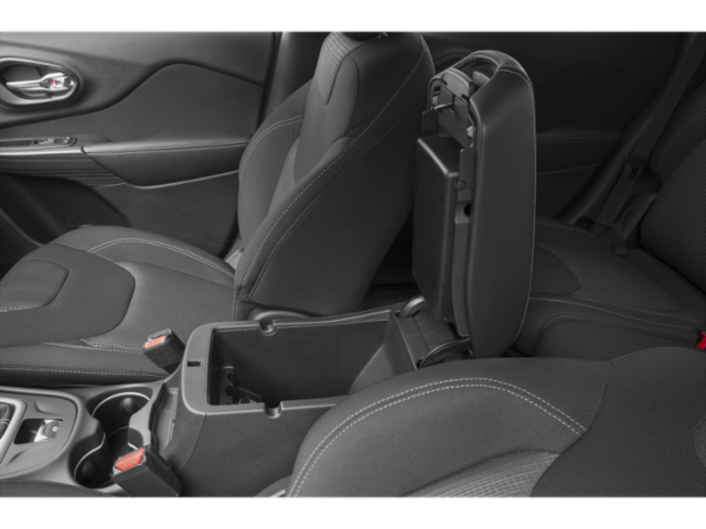 Used 2015 Beige Jeep Latitude image 16