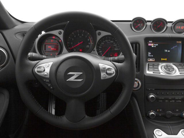 Used 2016 Red Nissan Base image 8