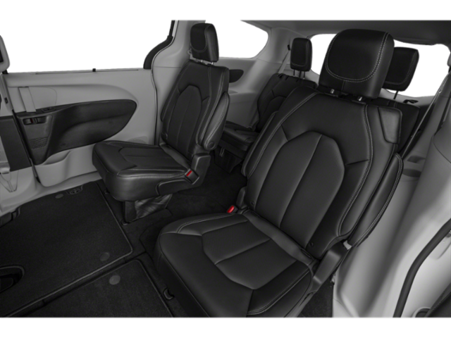 Used 2024 Silver Chrysler Touring L image 10