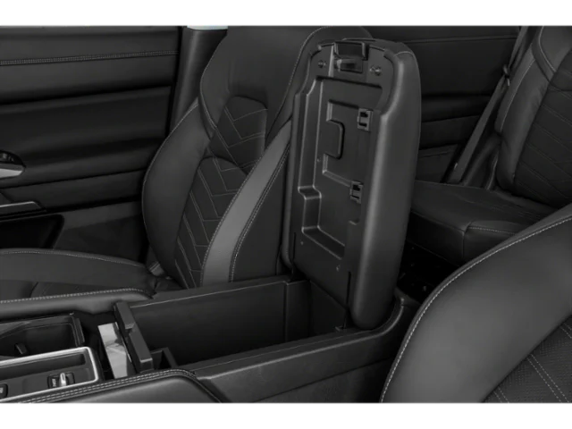 Used 2022 Gray Nissan Platinum image 18