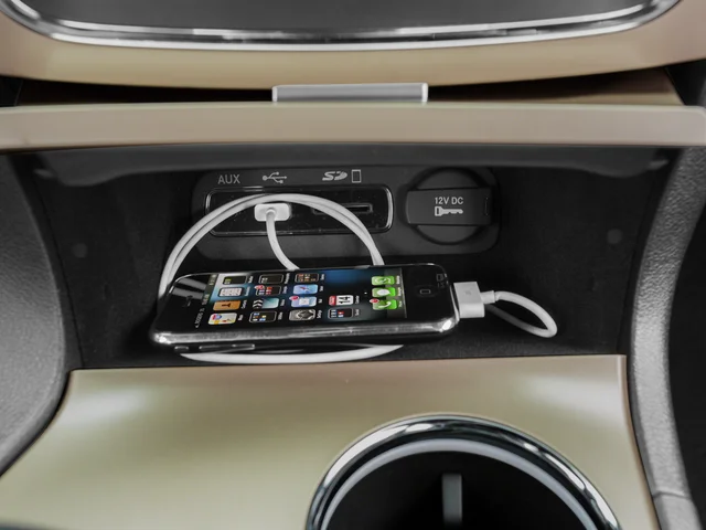 Used 2016  Jeep Limited image 15