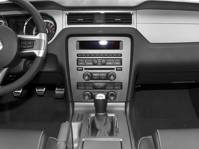 Used 2013 Gray Ford V6 image 8
