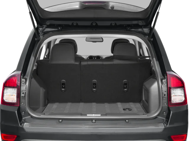 Used 2016 White Jeep Latitude image 9