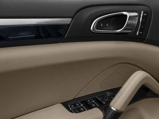 Used 2018 Gray Porsche Base image 15