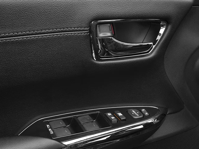 Used 2013 Silver Toyota XLE Touring image 17