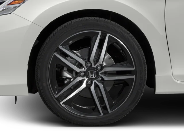 Used 2016 Silver Honda Touring image 8