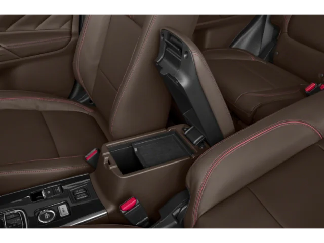 Used 2018 Ruby Black Pearl Mitsubishi GT image 12