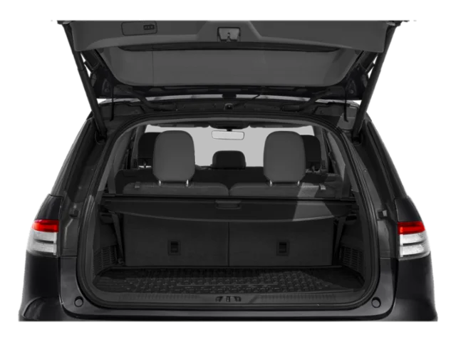 Used 2020 Black Lincoln Grand Touring image 8
