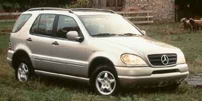 Used 2001  Mercedes-Benz 4DR AWD image 2