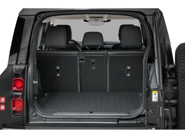 New 2025 Fuji White Land Rover X-Dynamic SE image 17