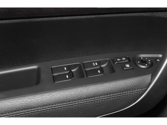 Used 2015 Silver Kia LX image 22