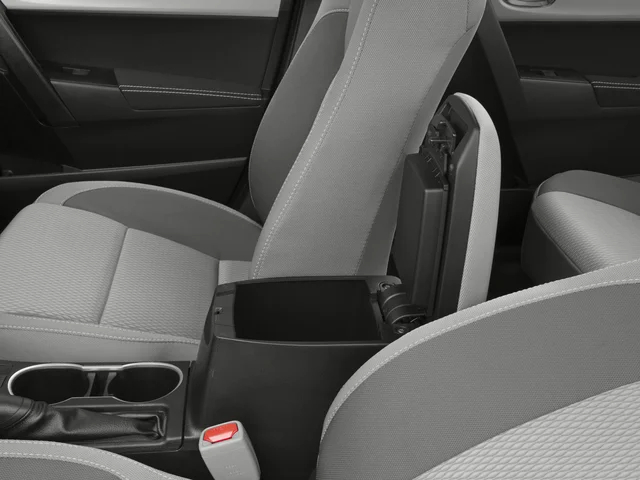 Used 2017 Silver Toyota LE image 18