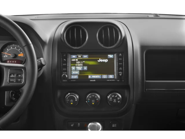 Used 2015 White Jeep High Altitude image 7